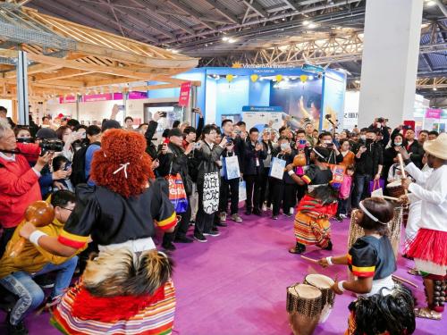 Uganda Embassy in Beijing Showcases the Pearl of Africa at Tourism Plus Expo in China